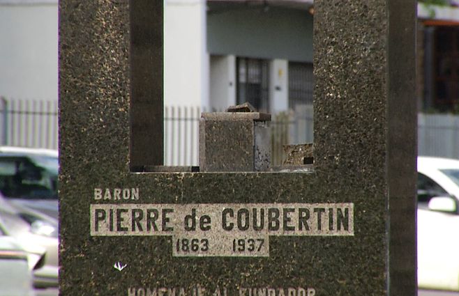 monumento-pierre-de-coubertin-parque-batlle-cabeza