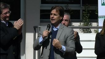 lacalle pou visita maldonado en medio de la tormenta politica por el caso astesiano