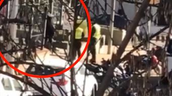 policia de paysandu tomara medidas con efectivo filmado tirandole agua a persona en situacion de calle