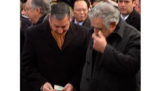 Tres niños pidieron dinero a las autoridades en acto en Florida