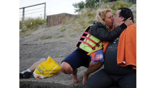 Sin una pierna, Gustavo Villarreal cruzó nadando a Buenos Aires