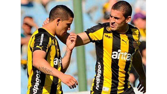 Peñarol le ganó 2 a 1 a Fénix