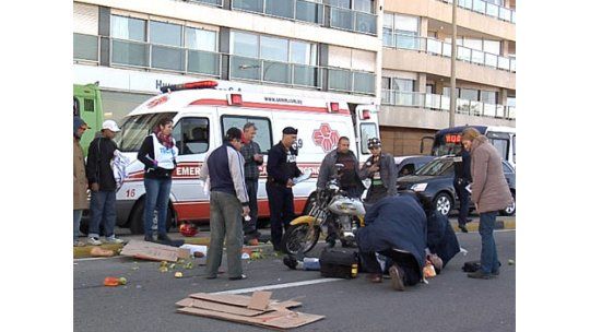 Falleció el motociclista embestido por caballo de un carrito
