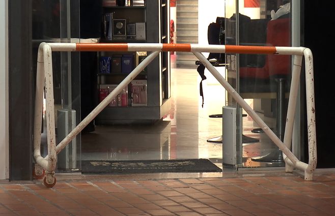 Farmacia del estacionamiento del shopping. Imagen: Subrayado, 10 de setiembre de 2025.
