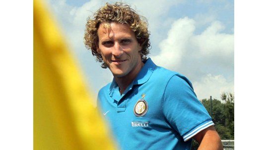 Forlán volvió a los entrenamientos del Inter y habló del Atlético