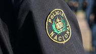 Compañeros de policía que se suicidó realizan campaña para recaudar fondos para las hijas de 3 y 12 años