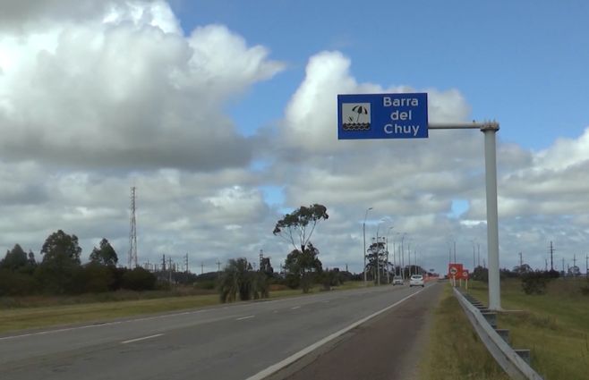 Barra-del-Chuy-cartel-en-la-ruta