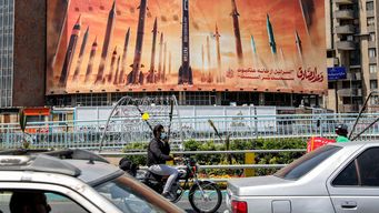 Propaganda bélica en las calles de Irán. Foto: AFP.
