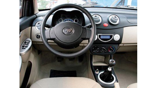 Gobierno estudia proyecto para prohibir autos sin airbags y ABS