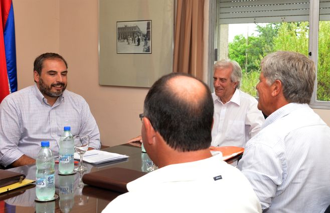 Vázquez y el viceministro de Economía Pablo Ferreri se reunieron con productores lecheros el 30 de enero de 2019 en la residencia de Suàrez. Allí quedó planteada una nueva reunión, a la que ahora el presidente se niega, según Búsqueda.&nbsp;