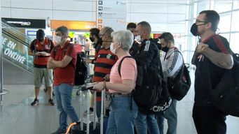 en cuatro dias llegaron a montevideo 7.257 hinchas de brasil para la final del sabado