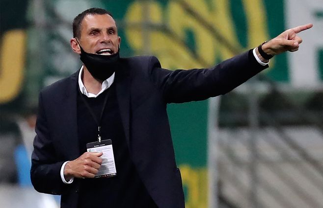 gustavo-poyet-entrenador-futbol.jpg
