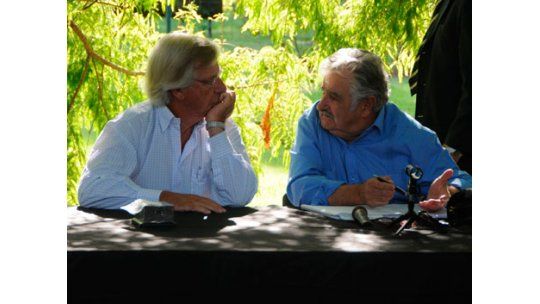 Mujica dijo que siente “pena” por la partida de Bauzá de la AUF