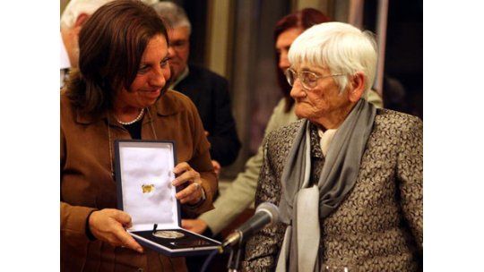 Emotivo homenaje a Luisa Cuesta, que ya es ciudadana ilustre