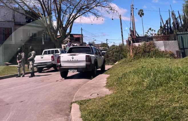 Foto: Subrayado. Segunda camioneta, hallada abandonada en Marconi.