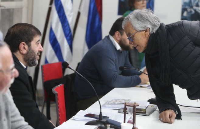 Foto: FocoUy. Fernando Pereira y Juan Castillo, entre otros, participan del plenario este sábado.