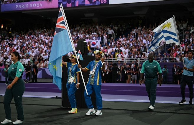 La bandera de Uruguay ingresando al estadio. Foto: AFP