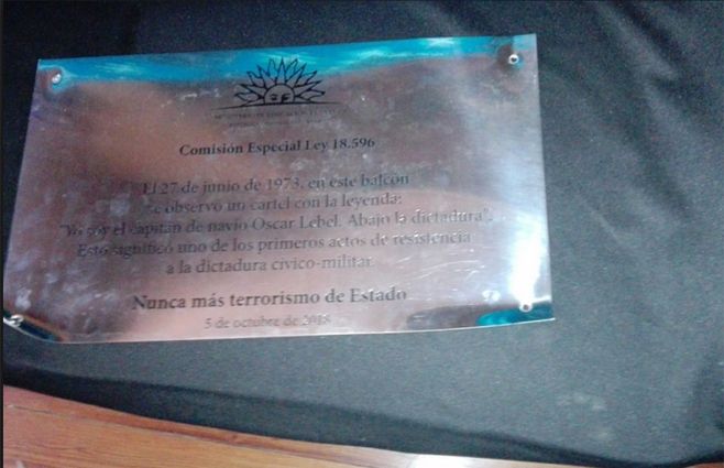 placa-memoria-oscar-lebel.jpg