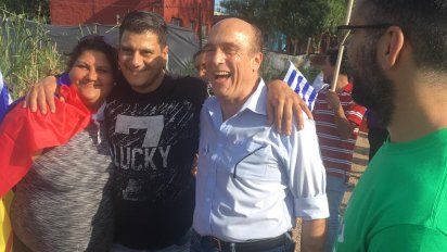 martinez y villar salen a recorrer barrios de montevideo buscando el voto a voto