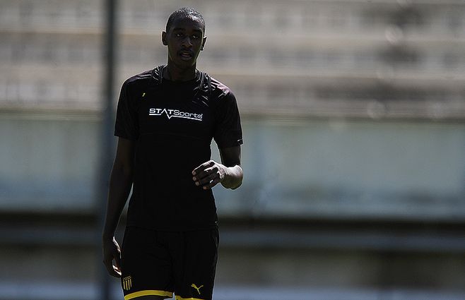 Denis Olivera en su primera práctica en Peñarol en enero de 2020