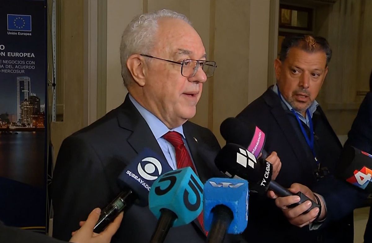 Canciller descartó reunión de Orsi con Trump cuando viaje para el primer partido de Uruguay en el Mundial