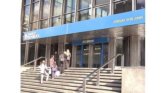 AEBU vuelve a parar en la noche de este martes