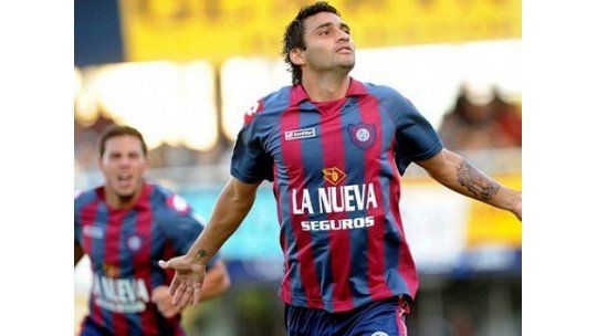 Otra bomba de Carlos Bueno: acusa a DT de quedarse con dinero