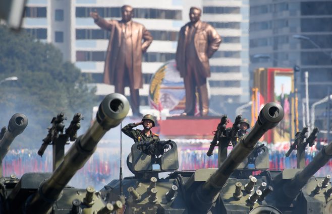 Desfile por el 70 aniversario de Corea del Norte, en Pyongyang.