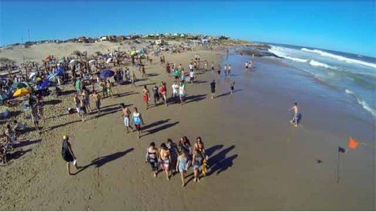 verano playa gente costa