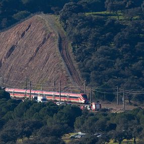 Foto: AFP. Choque de trenes causa decenas de muertos en España. Foto: AFP. Choque de trenes causa decenas de muertos en España.