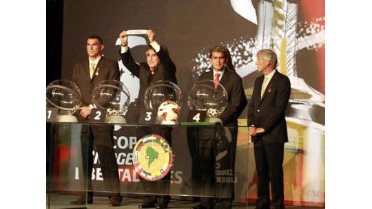 Libertadores: Nacional-Boca; Peñarol-Emelec; Defensor-Olimpia