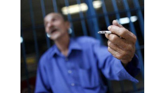 Se redujo la cantidad de fumadores del 32% al 25% en dos años
