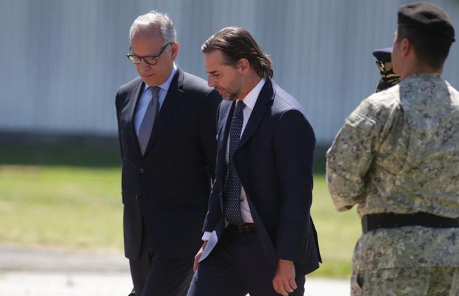 lacalle pou regresa al pais 0411 (1).jpg