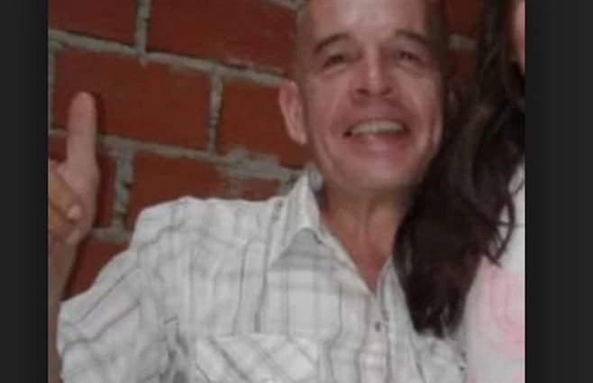 El taxista Gómez, de 52 años, chocó la Amarok de González Zablocki y se bajó a discutir. Luego sobrevino la agresión física.