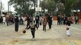 club olimpia realiza jornadas de basquetbol, con deporte y valores en el barrio; hoy fue en la escuela 258