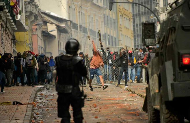 Quito-manifestaciones-combustible.jpg