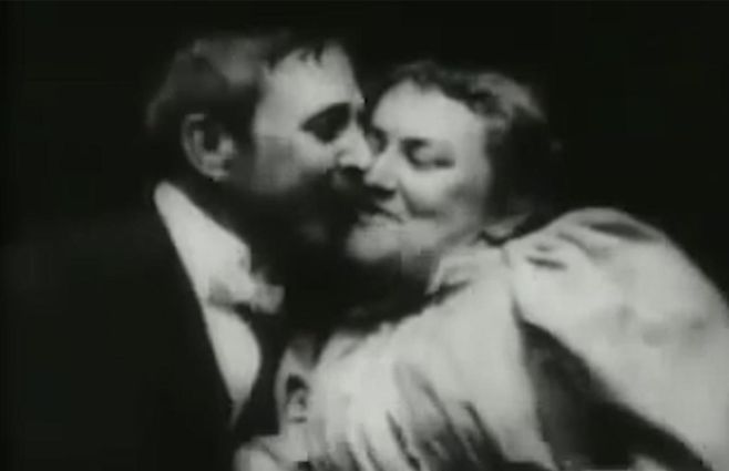 primer-beso-del-cine.jpg