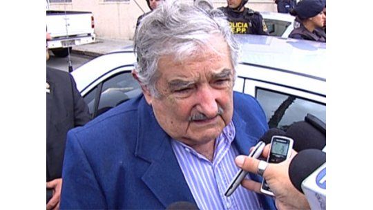 Mujica estuvo presente en el Ministerio tras la explosión