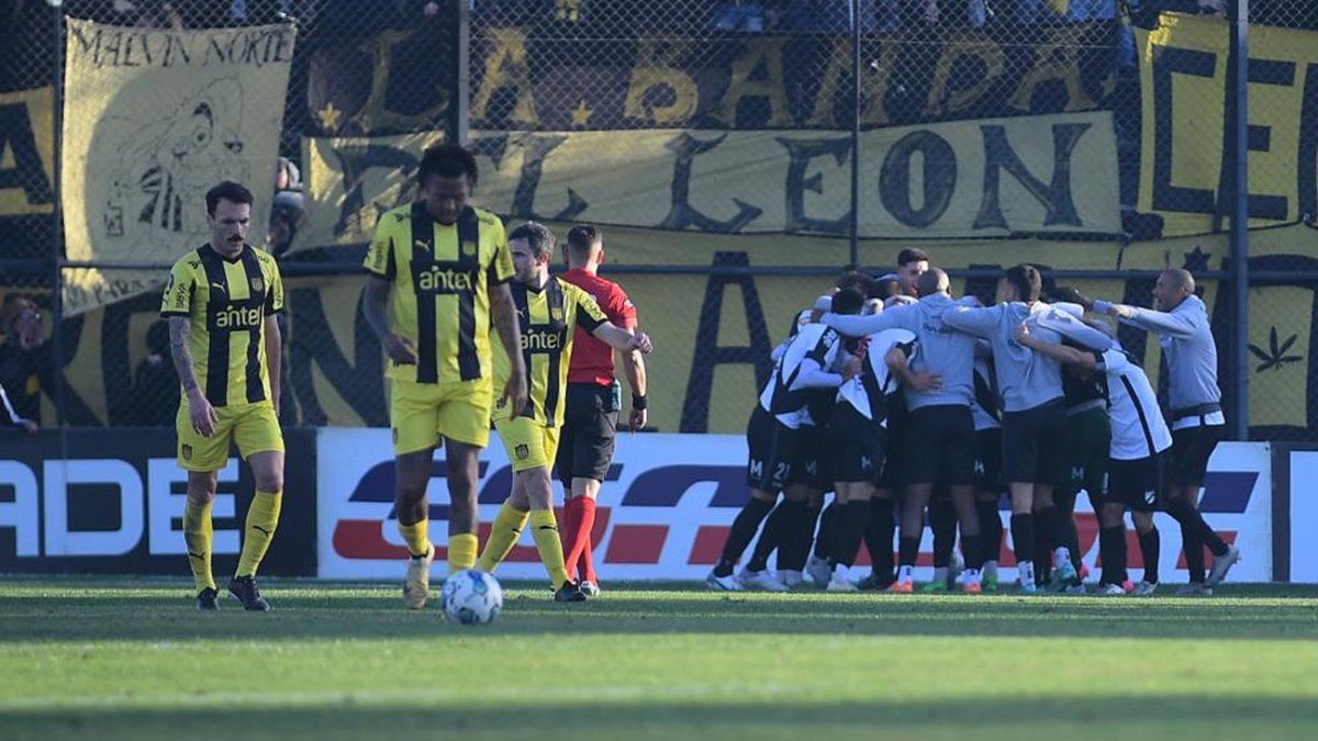 Gran partido en el medio, de los volantes con más gol del fútbol uruguayo.  Hoy llego a 100 partidos con el Decano y festejo con 2 goles…