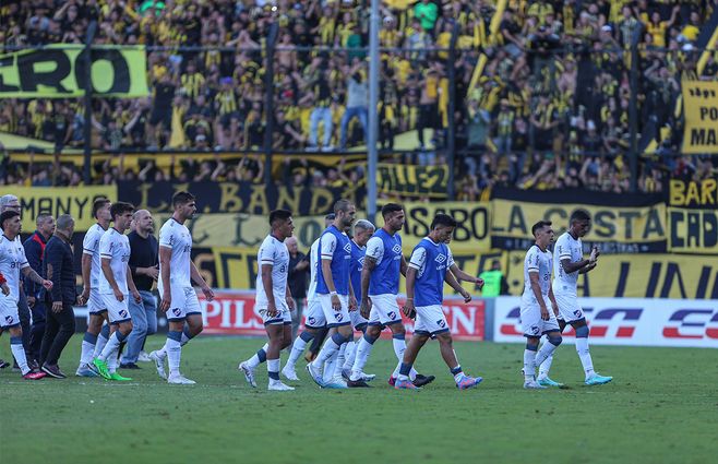 nacional-jugador-clasico-peñarol-foco-uy.jpg