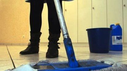 semana clave para el ajuste salarial de 115.000 domesticas: hay una propuesta de 7.92%
