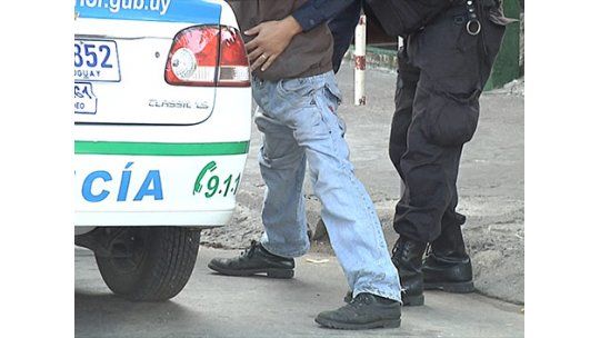 Cae banda que robaba autos por encargo en Montevideo