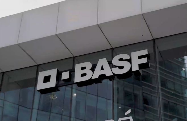 basf-logo-fachada-primer-plano