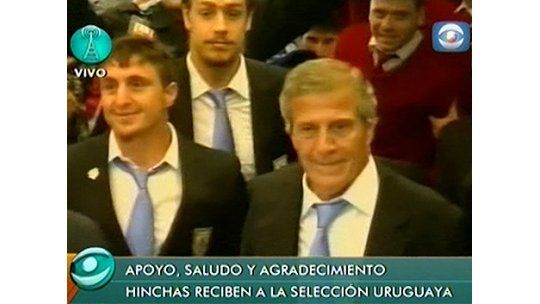 Miles de hinchas recibieron a la selección en el Aeropuerto