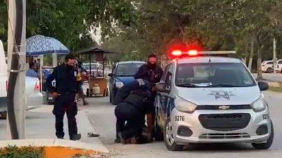 una mujer murio tras ser sometida por policias en el sur de mexico