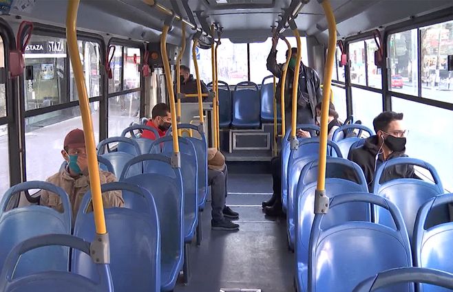 gente-omnibus-tapabocas-transporte.jpg