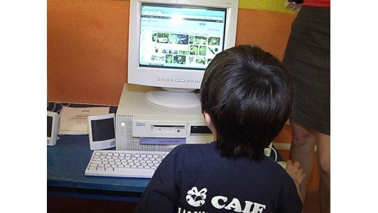 Antel donó computadoras recicladas a un centro CAIF de Toledo