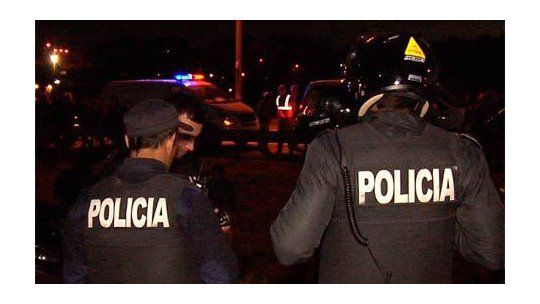 policía noche