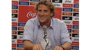 Forlán habló de fútbol, de Venezuela y de Zaira Nara