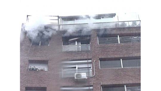 Incendio y evacuación total en edificio en La Blanqueada